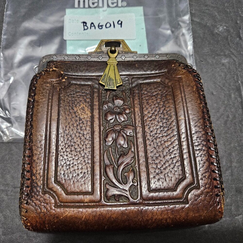 ART NOUVEAU TOOLED LEATHER PURSE (NO STRAP)